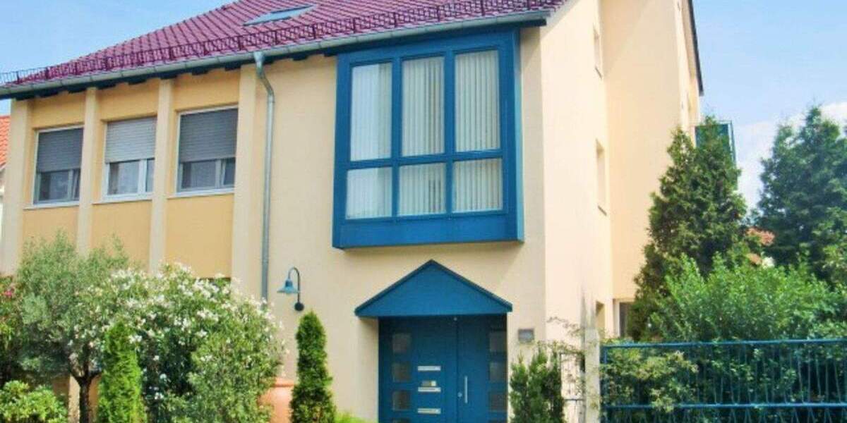 Großzügige 2-Zi-EG-Wg mit 28 qm Nebenraum & 2 Stellplätze u. Keller 2 zimmer