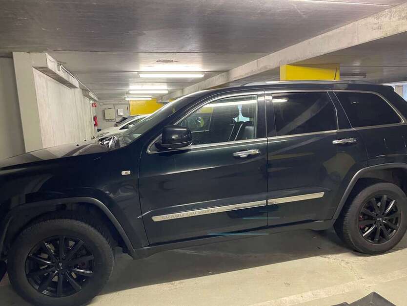 Jeep Grand Cherokee 226.000 km 8.700 € Karlsruhe 76139