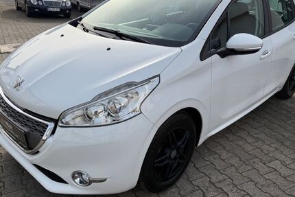 Peugeot 208 175.500 km 3.480 &euro; Gaggenau 76571
