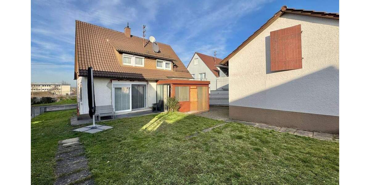 Modernisiertes Ein- Zweifamilienhaus mit Garten 5 zimmer
