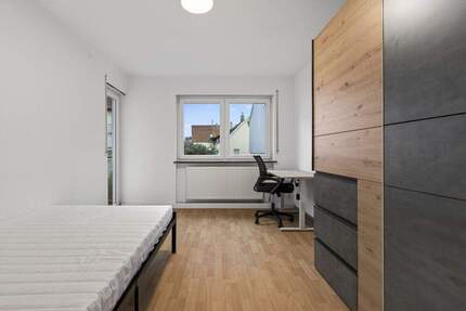 Helles WG- Zimmer mit eigenem Balkon in Knielingen zimmer
