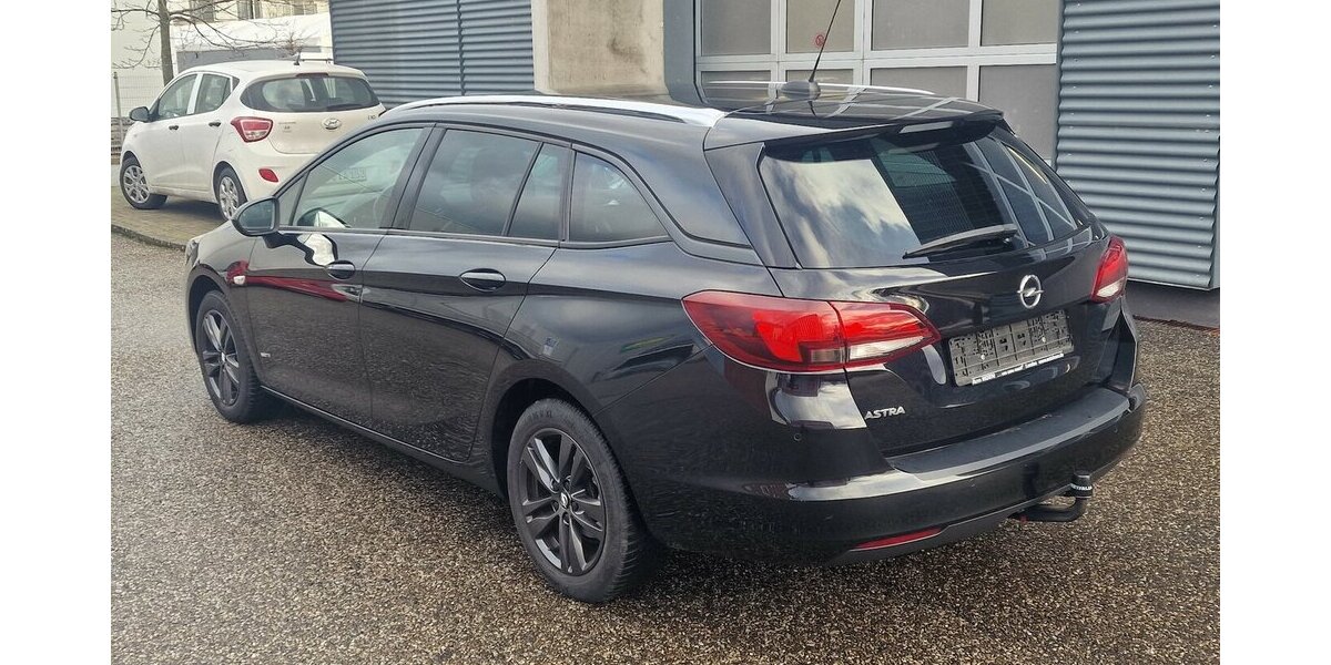 Opel Astra 1.2 Sports Tourer Klimaauto NAVI AHK LED 53.000 km 15.899 &euro; Landau 76829