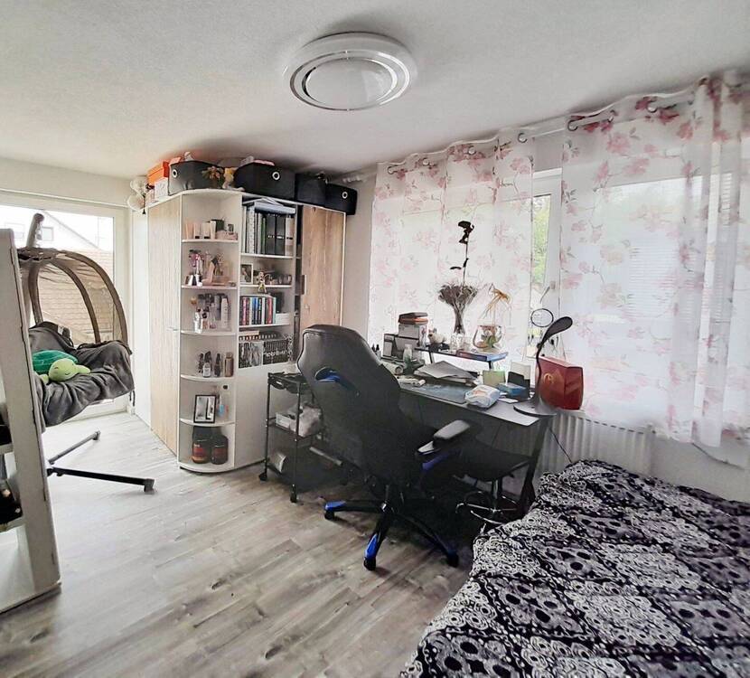 Vielseitiges, modernisiertes Zweifamilienhaus mit großem Potenzial in zentraler Lage