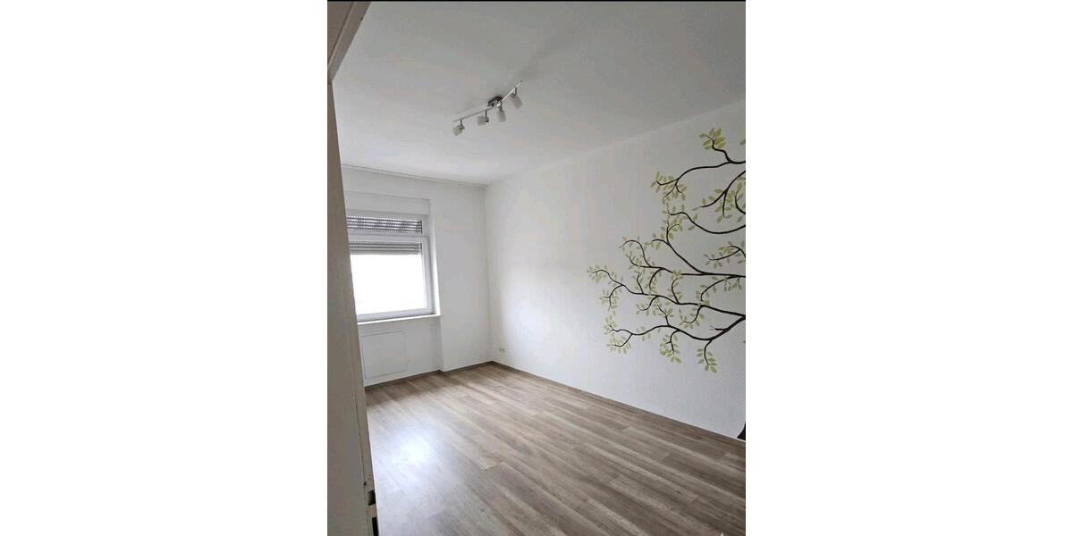 Etagenwohnung Pforzheim Nordstadt - 4 Zimmer, 114 m&sup2;, 249.000&euro; | Angebot:27256455