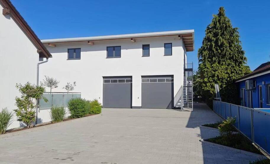 *Neubau* Erstbezug - Ein-bis Zweiraum Büro voll möbliert