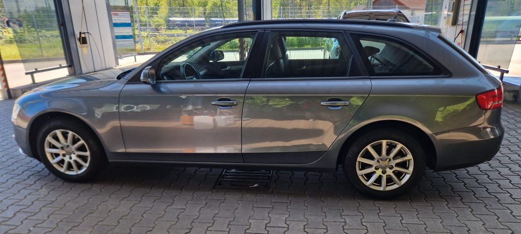 Audi A4 235.000 km 8.800 &euro; Karlsruhe 76185