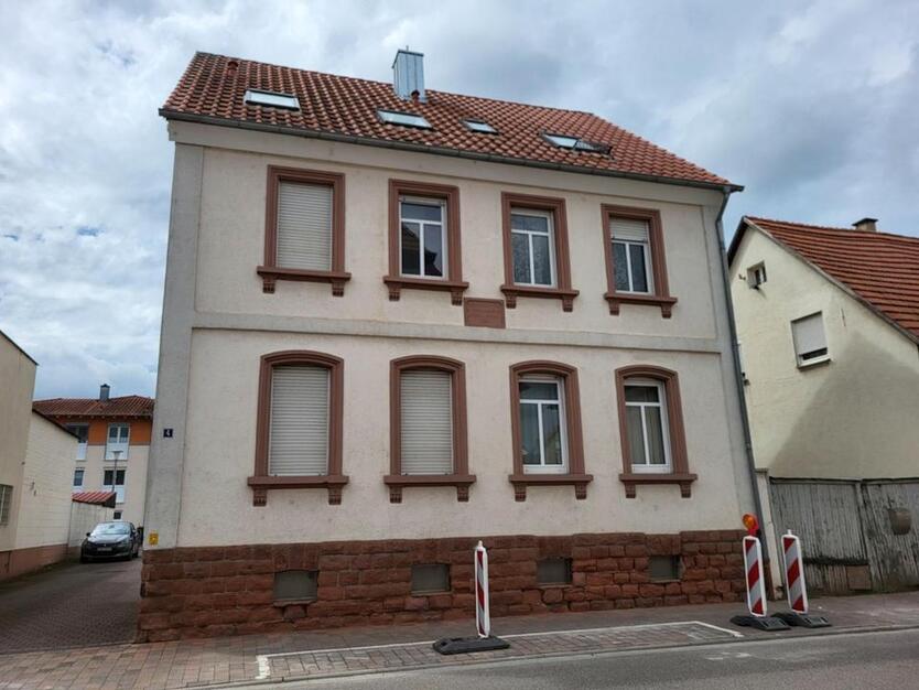 3,5 Zimmer Wohnung in Herxheim mit Balkon, EBK und Stellplatz