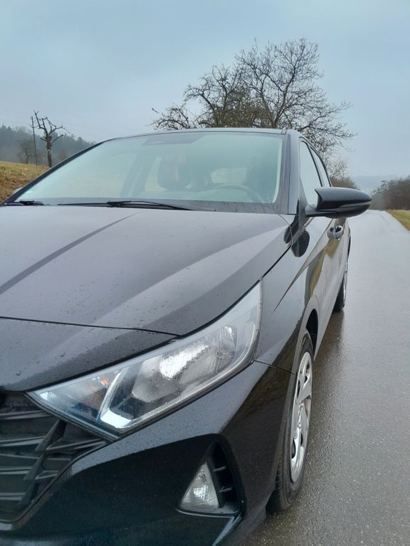 i20