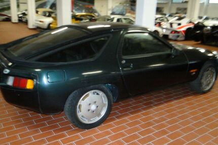 Porsche 928 73.000 km 17.900 € Karlsruhe 76139
