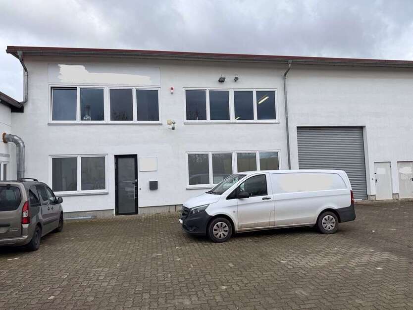 Halle in Landau 2.200 € 395 m²