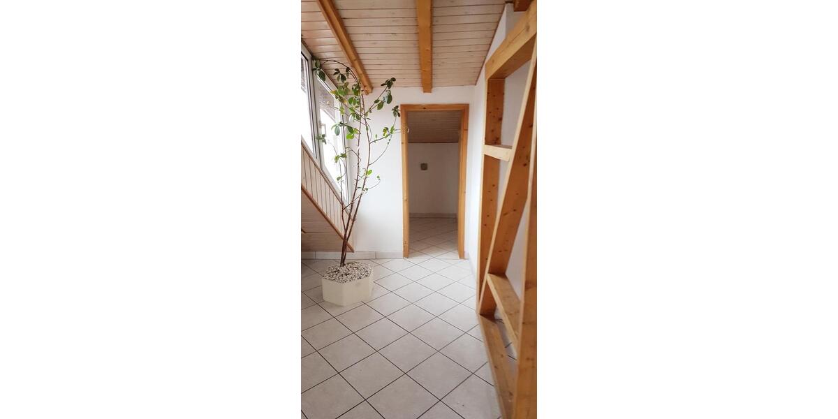 Dachgeschoßwohnung Philippsburg - 3 Zimmer, 75 m&sup2;, 650&euro; | Angebot:26251874