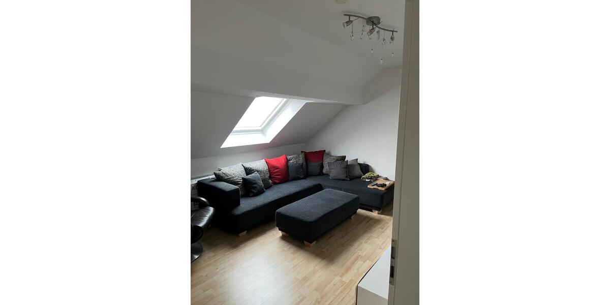 Dachgeschoßwohnung Karlsruhe Daxlanden - 4 Zimmer, 100 m&sup2;, 1.300&euro; | Angebot:25023270