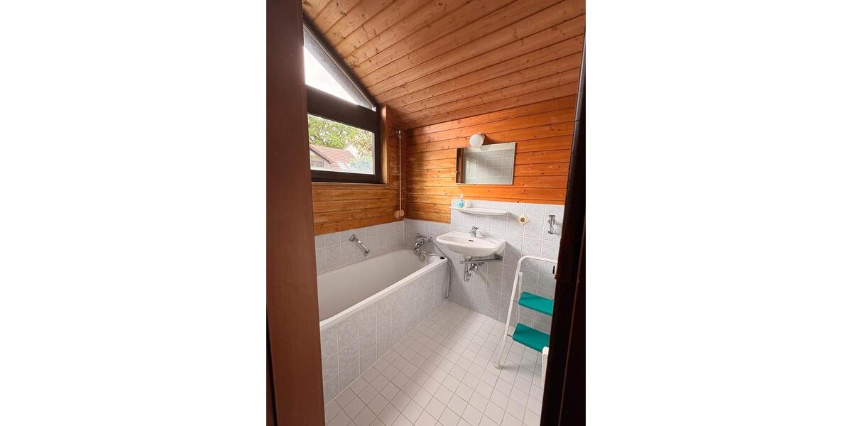 Dachgeschoßwohnung Pforzheim Büchenbronn - 2.5 Zimmer, 55 m&sup2;, 140.000&euro; | Angebot:27096349