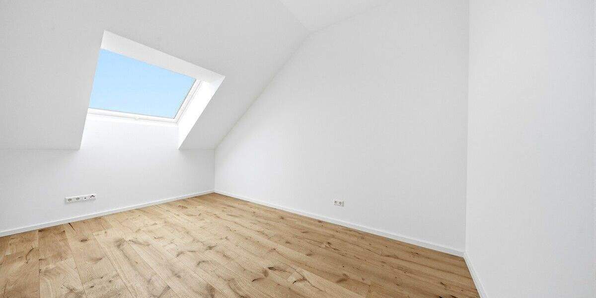 BLICKFANG: DG-Neubauwohnung mit 4 Zimmern, 2 Stellplätzen und Balkon mit wunderschöner Aussicht 4 zimmer