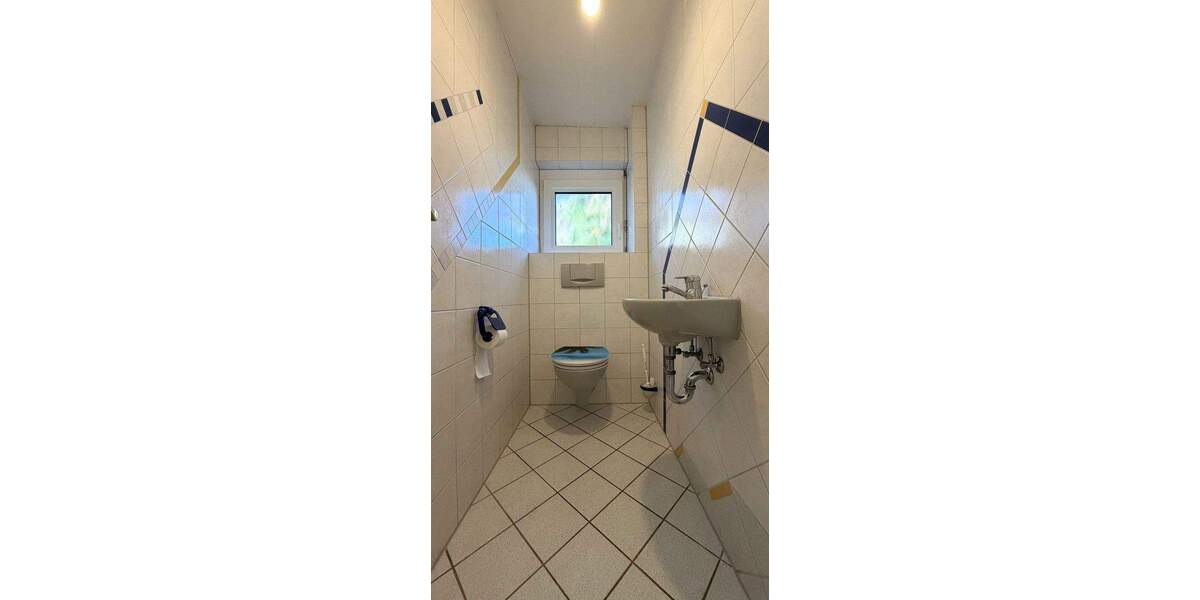 Großes Einfamilienhaus oder Zweifamilienhaus * in Kraichtal 1 zimmer