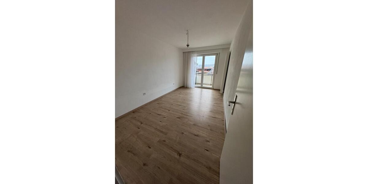 Etagenwohnung Ubstadt-Weiher Weiher - 3.5 Zimmer, 75 m&sup2;, 950&euro; | Angebot:25405706