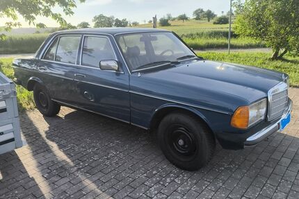 Mercedes-Benz 240 300.000 km 5.000 &euro; Keltern 75210