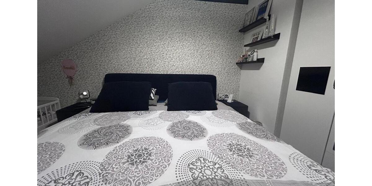 Dachgeschoßwohnung Pforzheim - 3 Zimmer, 65 m&sup2;, 800&euro; | Angebot:25634558