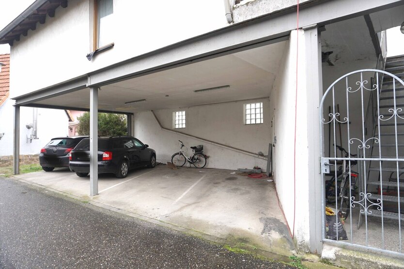 ~~ VERMIETETE ETAGENWOHNUNG IN ZWEITER BAUREIHE IN ZENTRALER LAGE ~~ 3 zimmer