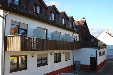 1-Zimmer Wohnung teilmöbliert mit neuer Küche in PF-Huchenfeld an Single zu vermieten 1 zimmer