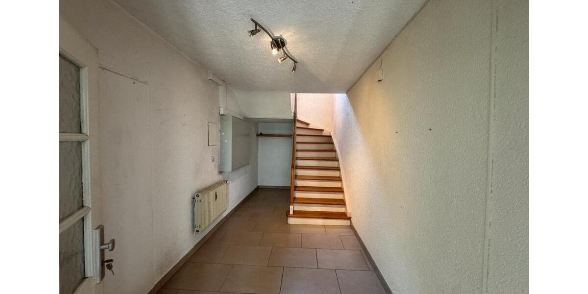 Einfamilienhaus Rheinstetten - 11 Zimmer, 226 m&sup2;, 430.000&euro; | Angebot:27121590