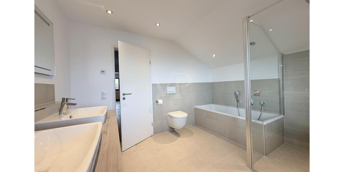 Maisonettenwohnung Ispringen - 5 Zimmer, 212 m&sup2;, 1.800&euro; | Angebot:24770668