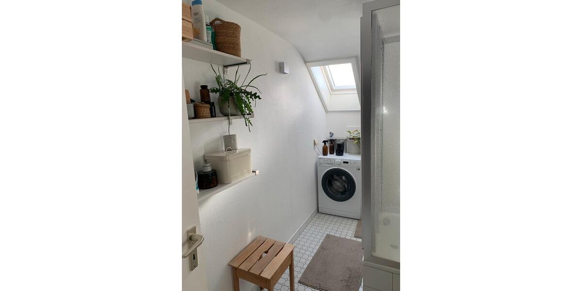 Dachgeschoßwohnung Karlsruhe Südstadt - 2 Zimmer, 66 m&sup2;, 1.150&euro; | Angebot:25161016