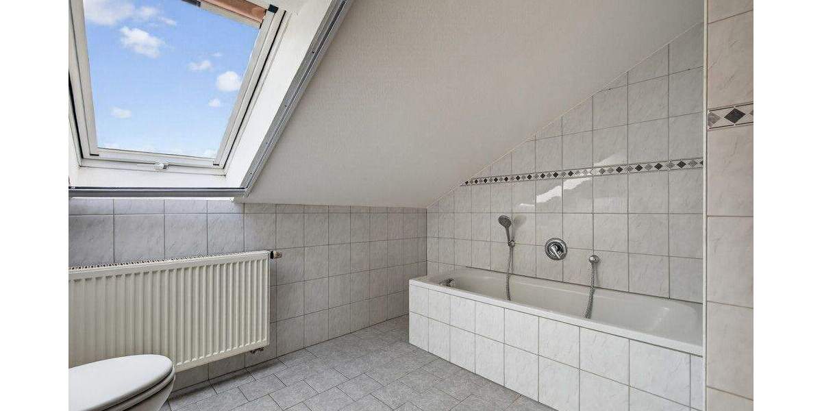 Gemütliche 3-Zimmer-Dachgeschoss Wohnung - Ideal für alle, die es heimelig mögen 3 zimmer