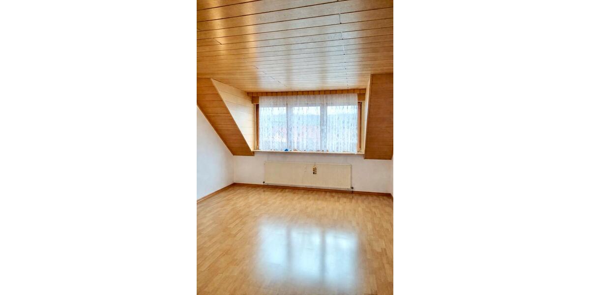 Dachgeschoßwohnung Bruchsal - 3 Zimmer, 64 m&sup2;, 198.000&euro; | Angebot:25104264