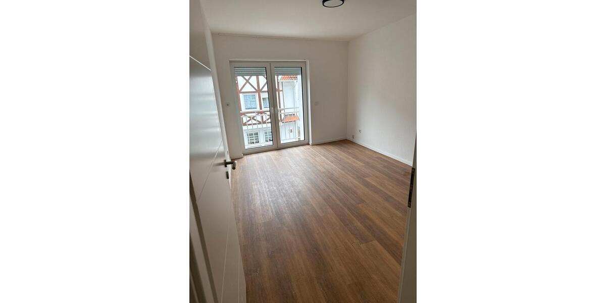 Etagenwohnung Waghäusel - 3 Zimmer, 90 m&sup2;, 1.150&euro; | Angebot:25612115