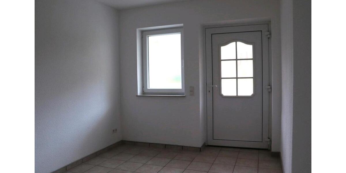 Geräumige 2-Zimmer-Wohnung mit EBK und Terrasse in Kraichtal 2 zimmer