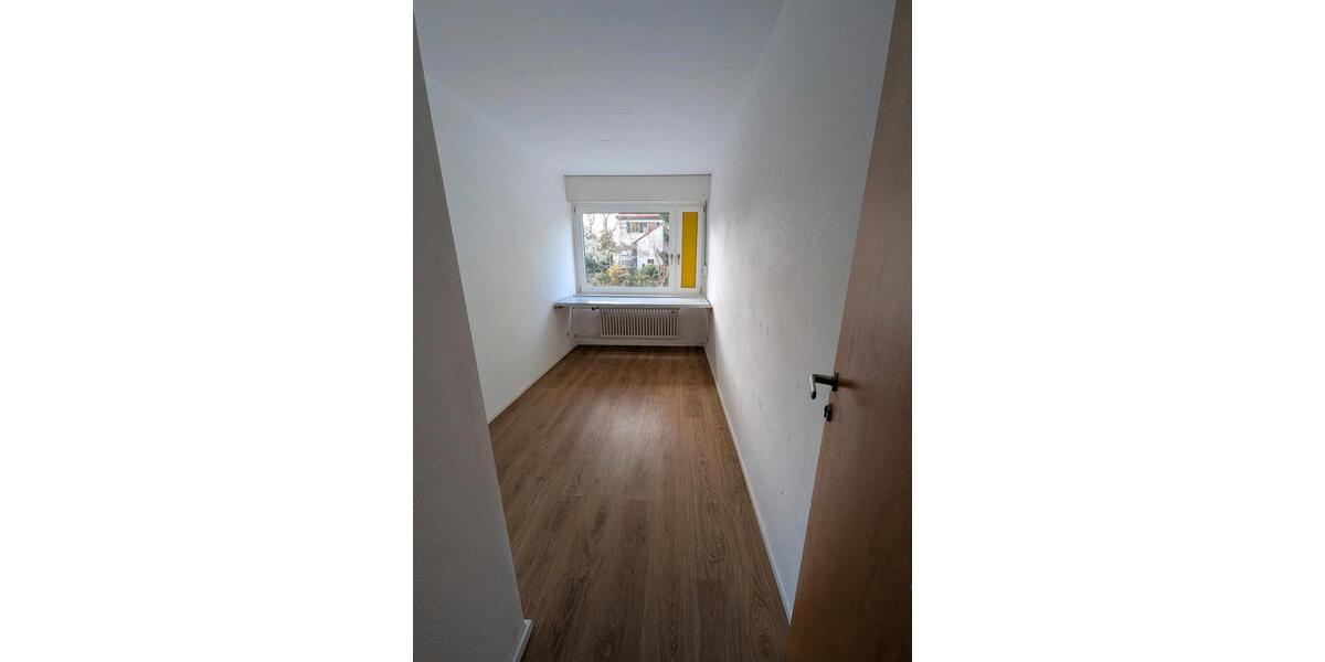 Etagenwohnung Karlsruhe Knielingen - 7 Zimmer, 150 m&sup2;, 1.850&euro; | Angebot:25716820