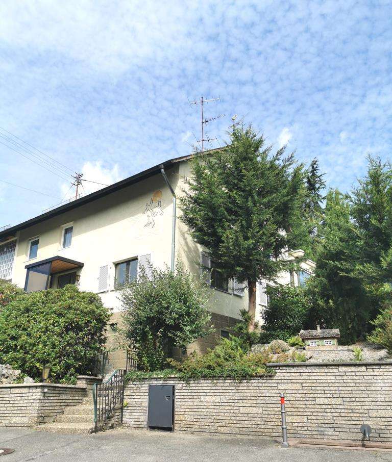 Haus zum Mieten in Baden-Baden 1.900 € 220 m²