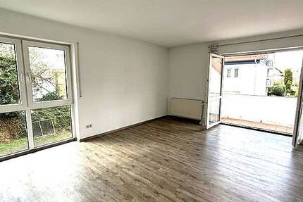 Schöne 2-Zimmerwohnung mit Balkon und PKW-Stellplatz in Birkenfeld 2 zimmer