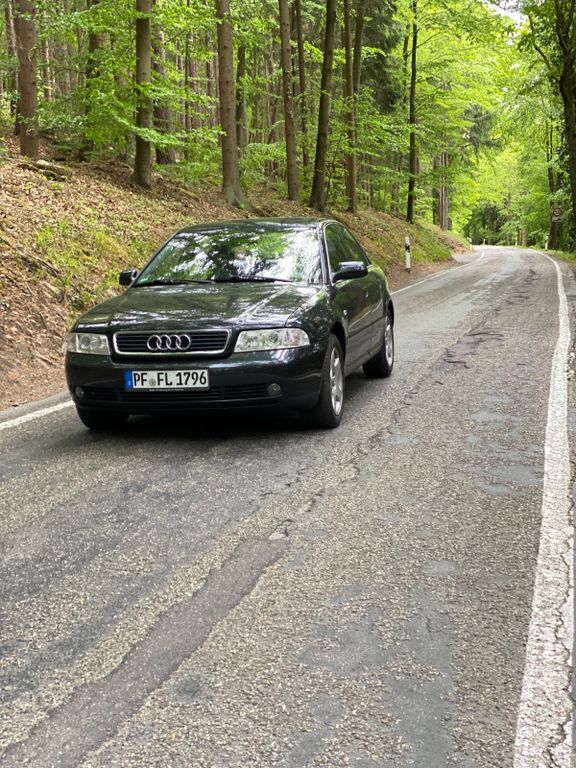Audi A4 196.000 km 3.000 € Kämpfelbach 75236