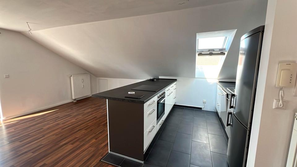 Dachgeschoßwohnung Karlsruhe Innenstadt-Ost - 2.5 Zimmer, 65 m&sup2;, 970&euro; | Angebot:26341216