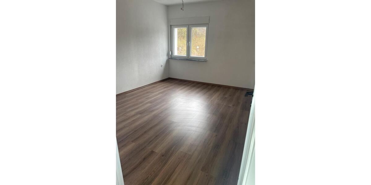 Etagenwohnung Pforzheim Nordstadt - 4 Zimmer, 121 m&sup2;, 1.090&euro; | Angebot:24708282
