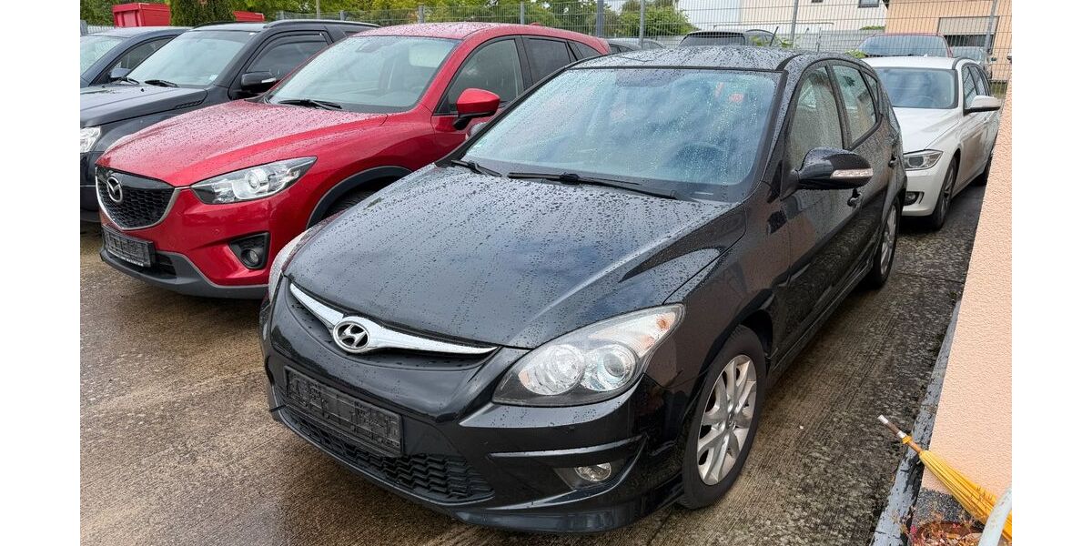 Hyundai i30 180.000 km 2.400 &euro; Bruchsal 76646