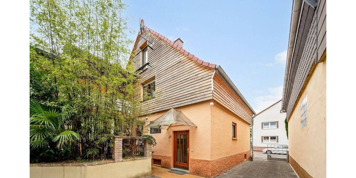 Mehrfamilienhaus, Wohnhaus Oberhausen-Rheinhausen Oberhausen - 8 Zimmer, 220 m&sup2;, 430.000&euro; | Angebot:26904256