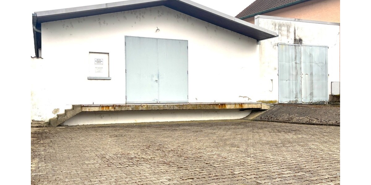 Platz ohne Ende: Trockenhalle mit Außenfläche, Stellplätzen und Laderampe - Gewerbeobjekt Steinmauern | Angebot:27357873