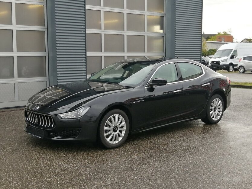 Maserati Ghibli 3.0 D Leder Klimaautomatik Leder BI-XENON 26.000 km 42.998 € Landau 76829
