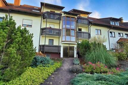 4 Zimmer Dachgeschosswohnung in Langensteinbach 4 zimmer