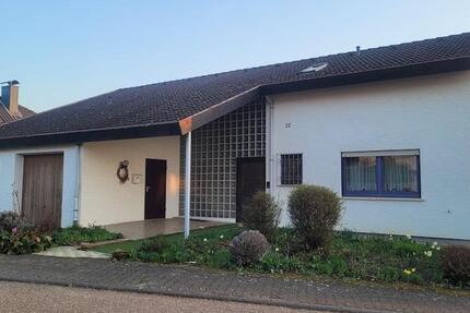 Haus Bretten - 7 Zimmer, 155 m&sup2;, 590.000&euro; | Angebot:26811608