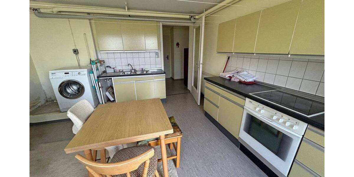 Viel Platz bietet Ihnen dieses Zweifamilienhaus in bester Wohnlage 1 zimmer