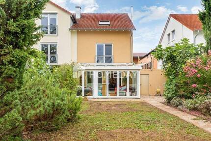 Hier beginnt Ihr neues Kapitel: gepflegtes RH mit Wintergarten, Kamin und Gartenidylle 5 zimmer