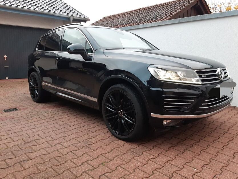 VW Touareg 77.000 km 31.499 € Königsbach-Stein 75203