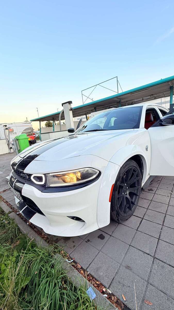 Dodge Charger 87.000 km 28.000 € Pforzheim 75177