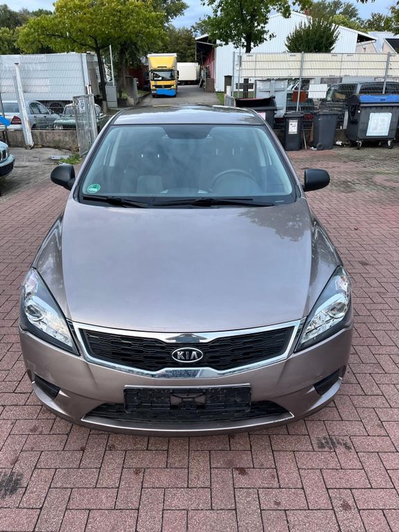 Kia ceed / Ceed 114.584 km 3.750 € Karlsruhe 76133