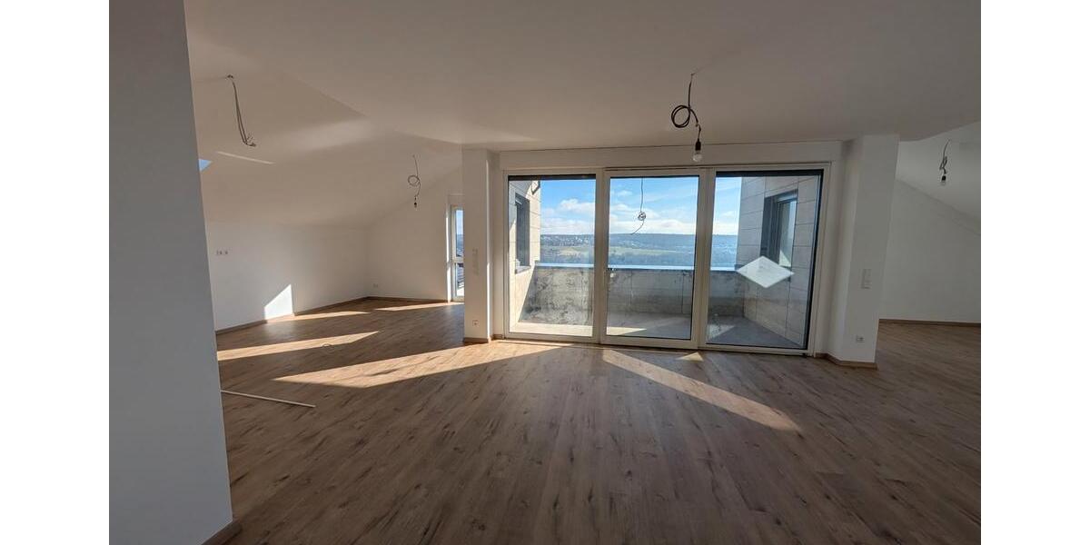 Etagenwohnung Pforzheim Nordstadt - 5 Zimmer, 150 m&sup2;, 2.250&euro; | Angebot:26312990