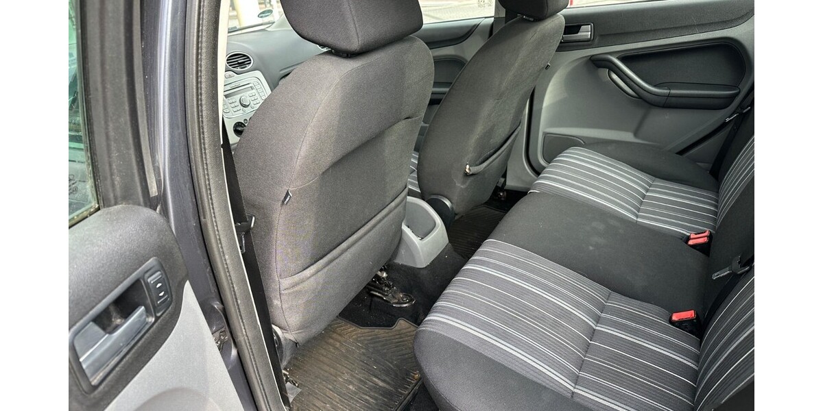 Ford Focus Stufenheck 245.000 km 2.000 &euro; Rheinstetten 76287